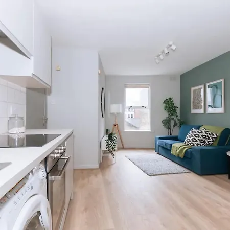 Relaxing 1bd Flat With A Roof Terrace - Portobello Apartment