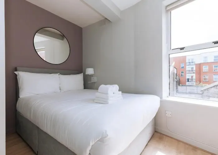 Relaxing 1bd Flat With A Roof Terrace - Portobello *